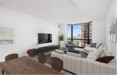 Main picture of 1003 N Dearborn St