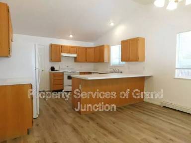 Main picture of 731 Ranch Rd