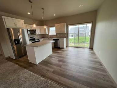 Main picture of 1512 Keystone Cir NE