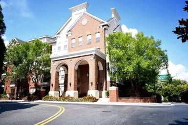 Main picture of Madison Square at Dunwoody