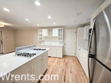 Main picture of 12125 N Normandie St