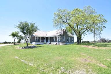 Main picture of 325 County Road 101