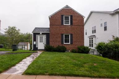 Main picture of 1009 N Kentucky St
