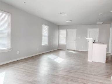 Main picture of 2406 Fir Ave