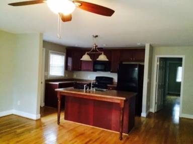 Main picture of 407 Smith Ave
