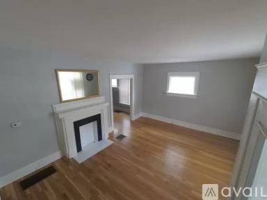 Main picture of 1032 W 30th St