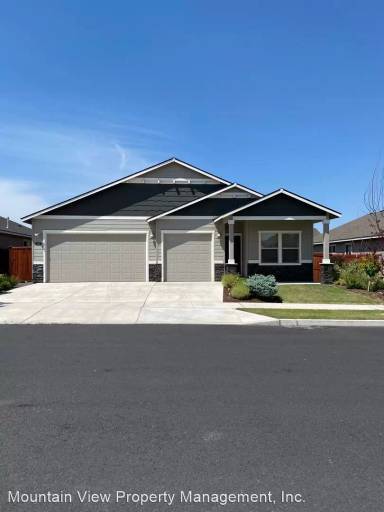 Main picture of 2563 NW Elm Pl
