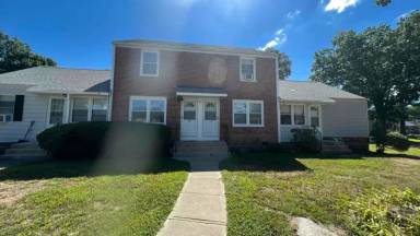 Main picture of 15 DuPont Pl