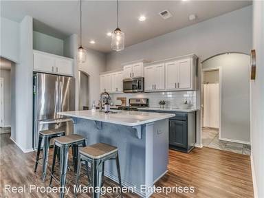 Main picture of 2637 NW 191st St