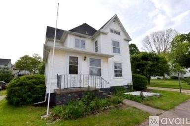 Main picture of 115 S Henderson St