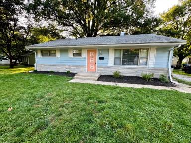 Main picture of 2222 S 10th St