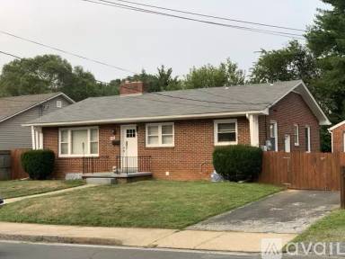 Main picture of 205 Polk Ave
