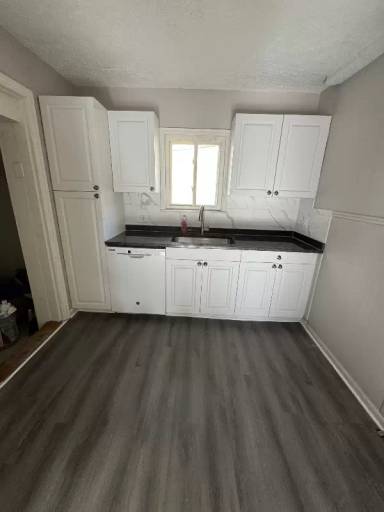 Main picture of 8851 Hugh St