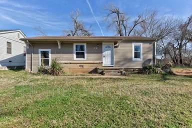 Main picture of 12813 NE 37th St