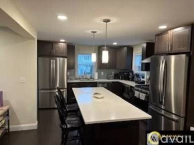 Main picture of 70 Stanley Ave