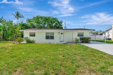 Main picture of 8968 SE Pine Cone Ln