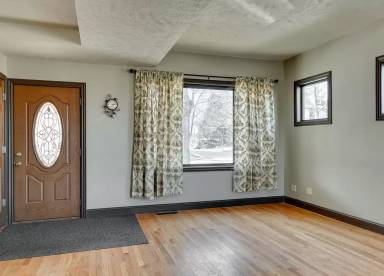 Main picture of 923 N 49th St