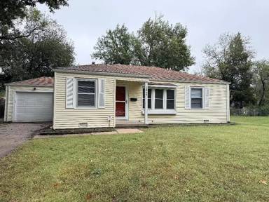 Main picture of Green Acres, 1840 S - Wichita, KS 67218