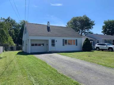 Main picture of 620 Roxford Rd S