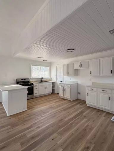 Main picture of 1806 Melba Cir