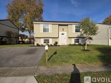 Main picture of 554 Logan St