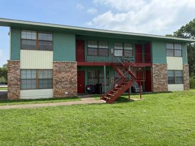 Main picture of 106 Lady Bird Ln