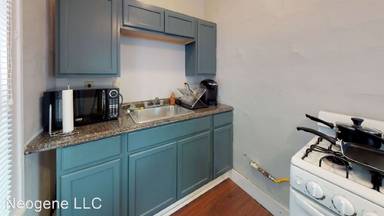 Main picture of 111 Oak St