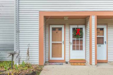 Main picture of 240 Woods Edge Dr