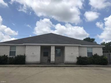 Main picture of 3601 S Hampton Ct