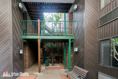 Main picture of 915 W Montana St