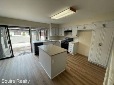 Main picture of 745 Knollwood Ln