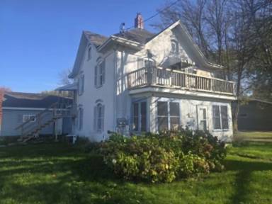 Main picture of 406 N Bridge St