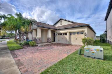 Main picture of 12923 Strode Ln