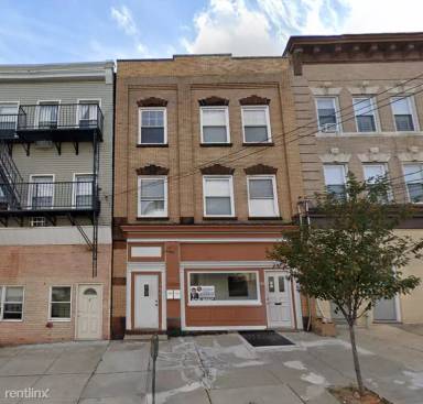 Main picture of 148 Midland Ave