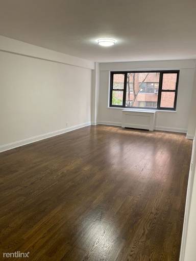 Main picture of Sutton Town House
