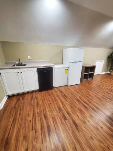 Main picture of 5900 Holly Dr