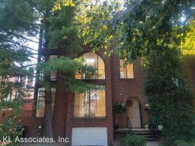 Main picture of 1025 N Carolina Ave SE
