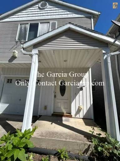 Main picture of 12625 SE Division St