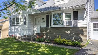 Main picture of 200 Bennett Ave