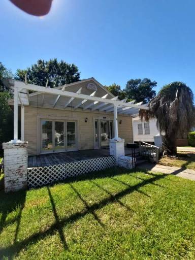 Main picture of 715 Merrick St