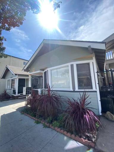 Main picture of 241 1/2 Lime Ave