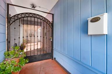 Main picture of 1310 Laurel Ave