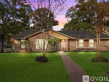 Main picture of 8201 Heatherbrook Cir