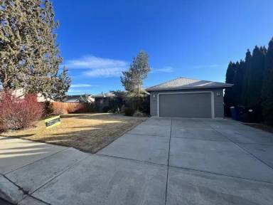 Main picture of 2360 NW 19th St