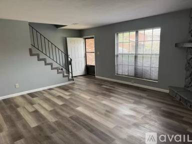 Main picture of 704 Oxen Dr