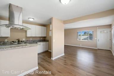 Main picture of 2040 Orange Ave