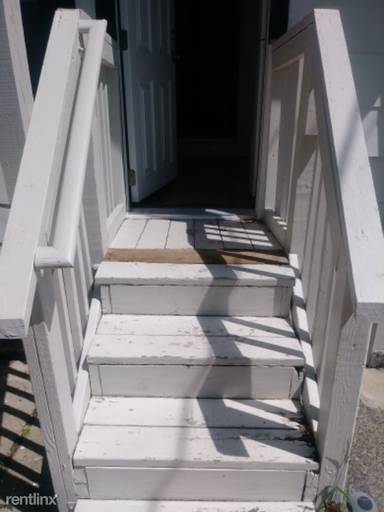 Main picture of 106 Clements Bridge Rd