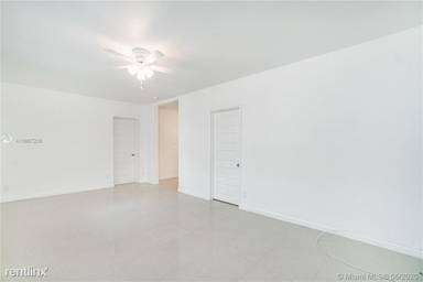 Main picture of 1215 NE 6th St