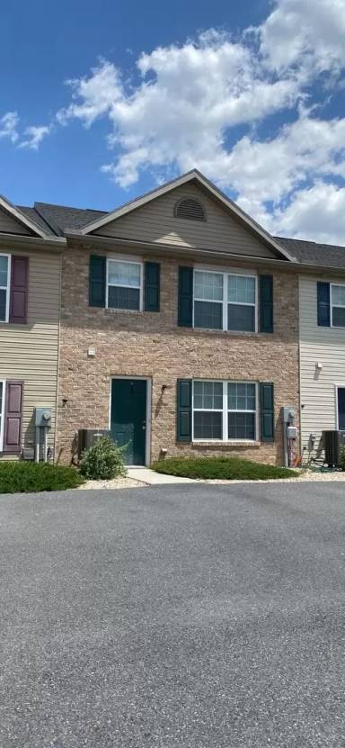 Main picture of 391 Lantern Ln