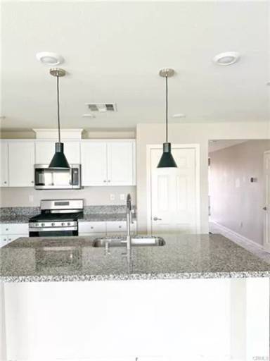 Main picture of 2463 Fernwood Ln